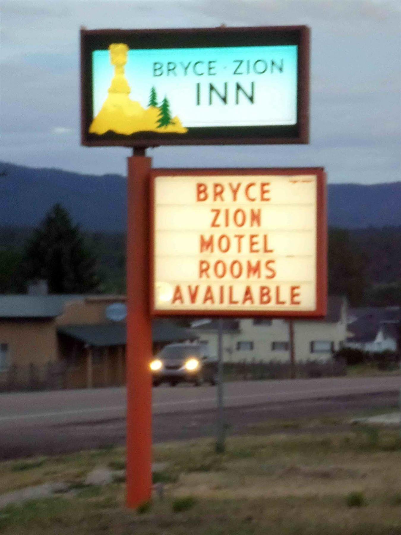 Bryce Zion Inn Hatch Bagian luar foto